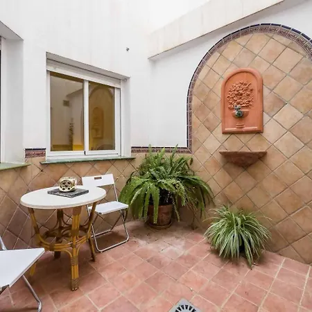 Cyv Centrally Located 1 Bed 1 Bath Near The