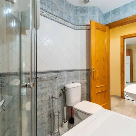 Cyv Centrally Located 1 Bed 1 Bath Near The *