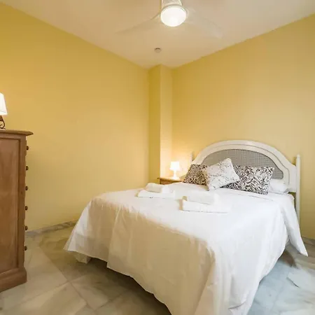 Cyv Centrally Located 1 Bed 1 Bath Near The Apartment *