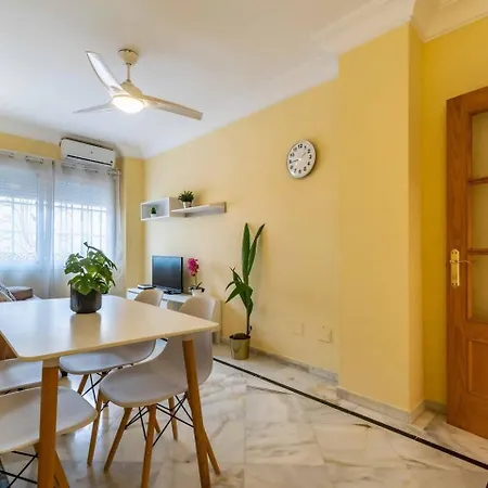 Cyv Centrally Located 1 Bed 1 Bath Near The *
