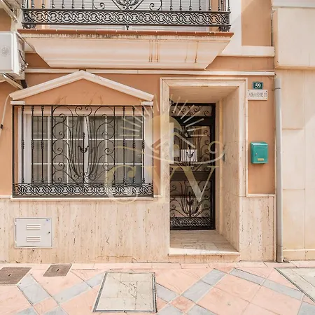 Apartment Cyv -centrally Located 1 Bed 1 Bath Near The *