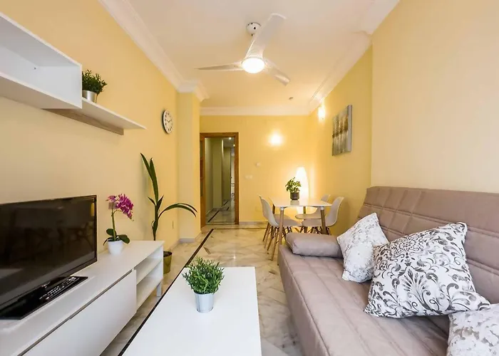 Cyv -centrally Located 1 Bed 1 Bath Near The شقة